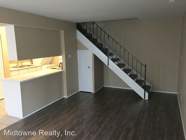Building Photo - 4810 Woodmark Dr