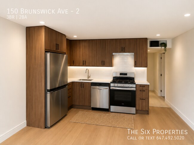 Building Photo - BRAND NEW LUXURY 3 BED 2 BATH NEAR U OF T