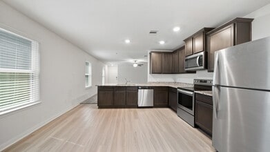 Building Photo - 8410 Bermuda Blue Rd