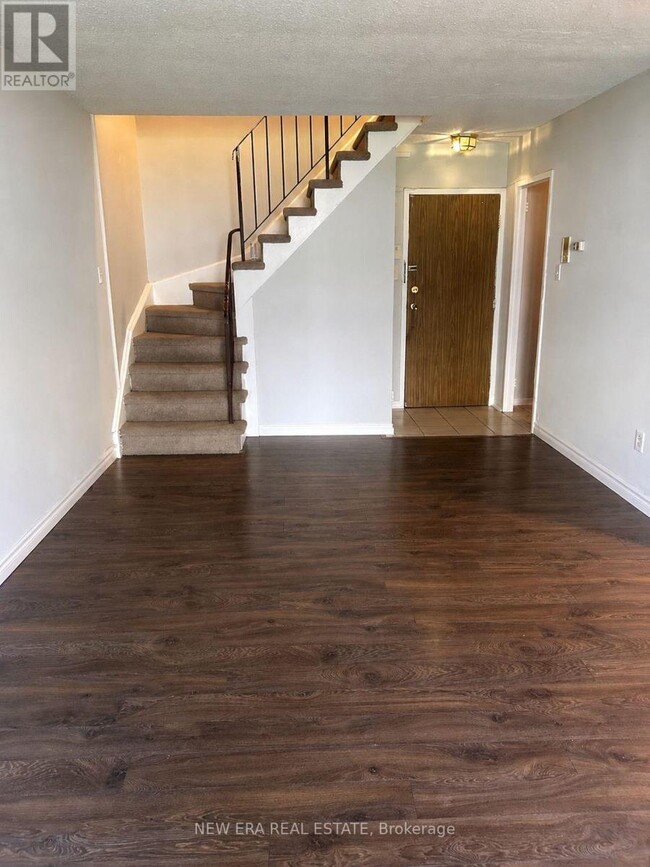 Building Photo - 2095 Roche Ct