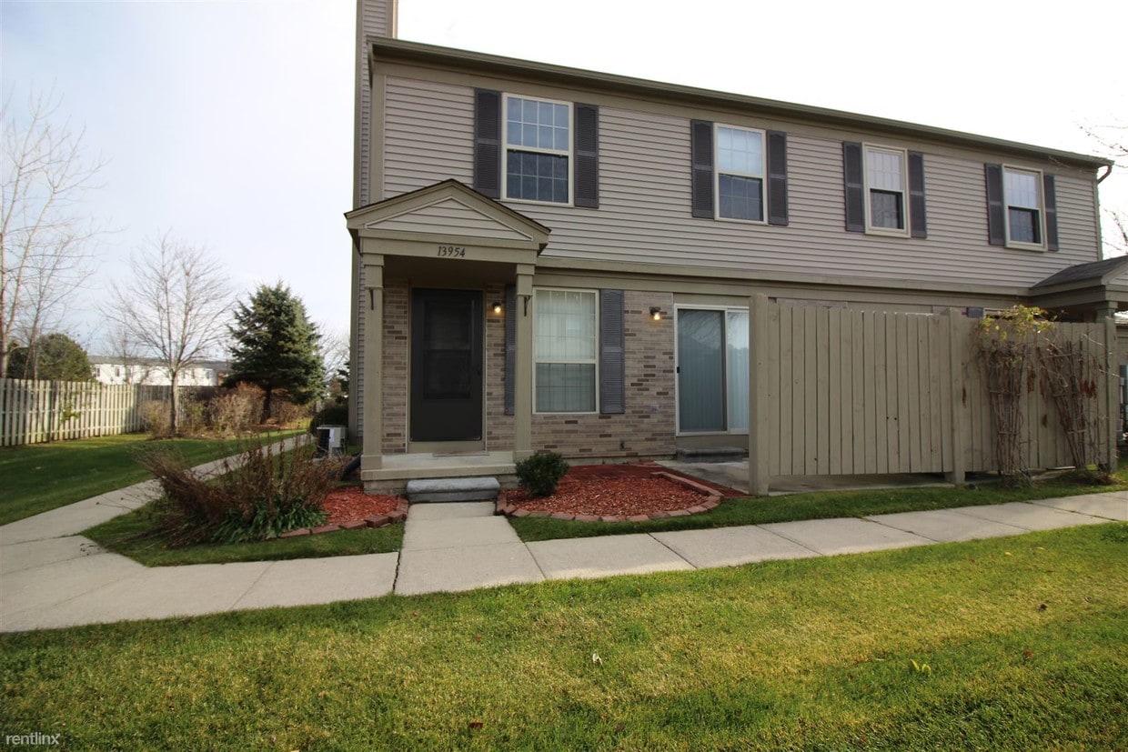 13954 Watersway Dr, Gibraltar, MI 48173 Condo for Rent in Gibraltar