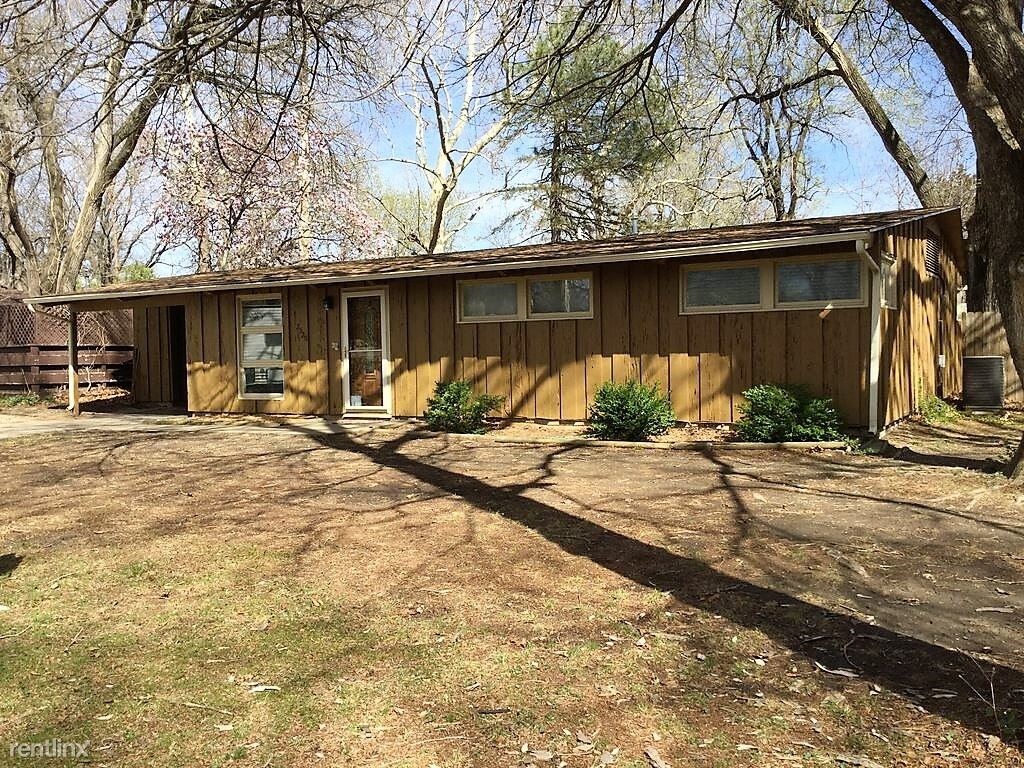 Primary Photo - 3 br, 2 bath House - 2520 SW Burnett Rd