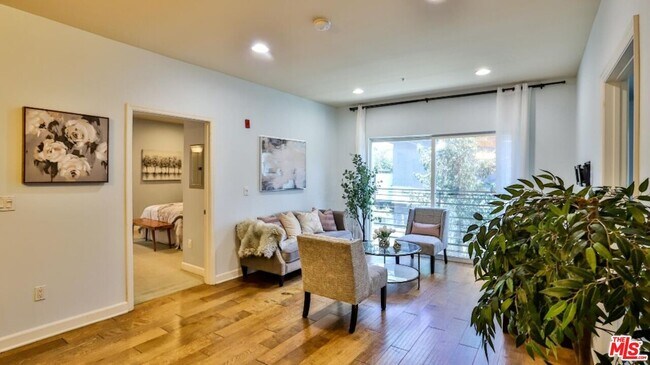 Foto del edificio - 2311 W 10th St