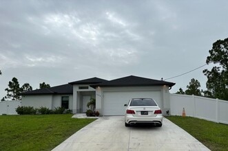 Building Photo - 1006 Dixie Ave
