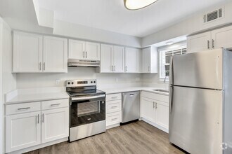 Lexington II - 2BR, 2BA - 1,300SF - Kitchen - Haygood Halls