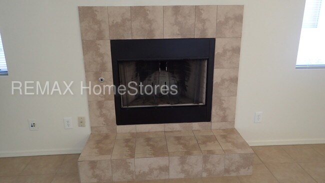 Foto del edificio - 1527 Cottonwood Canyon Dr