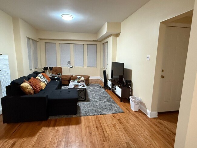 Foto del edificio - 6327 N Francisco Ave