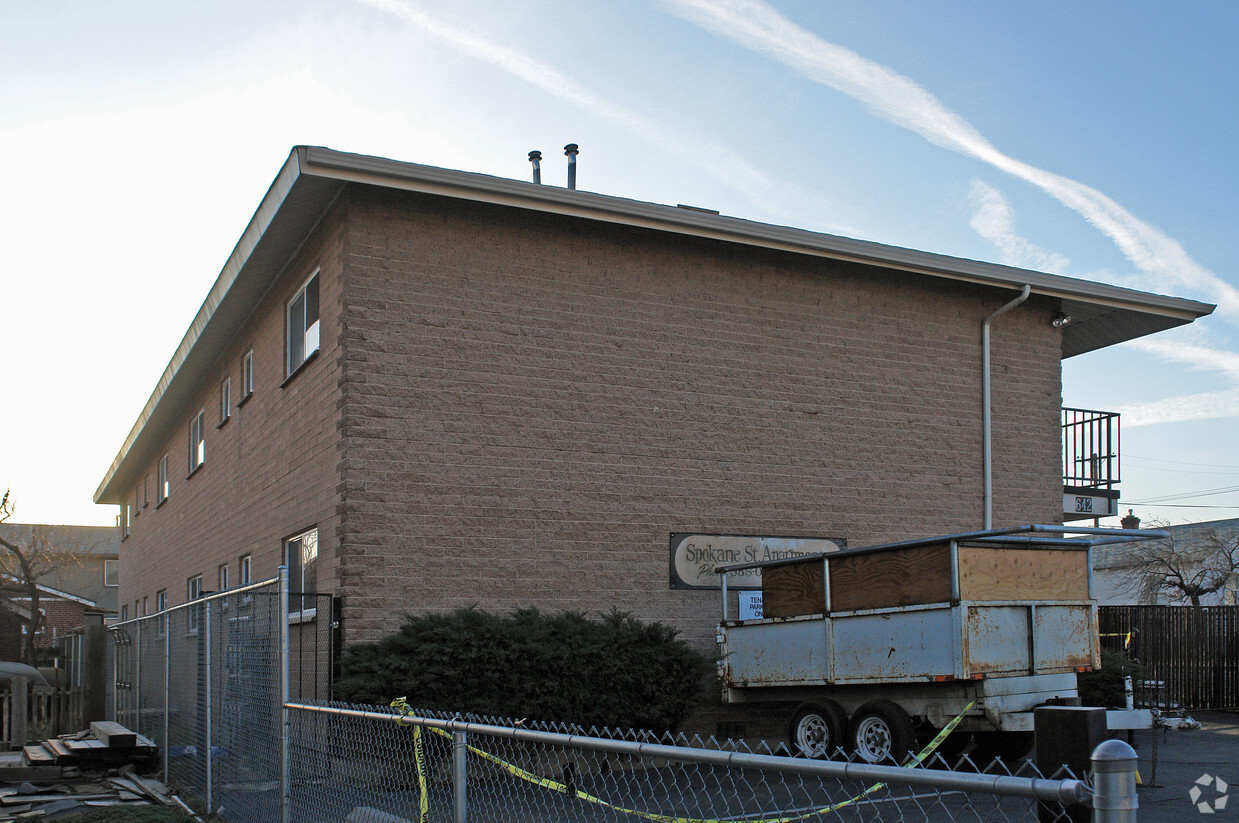 Building Photo - 642 Spokane St