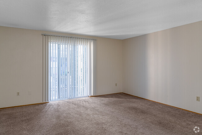 2BR, 2BA, - 1050SF - Living Room - Windsor Court Apartments