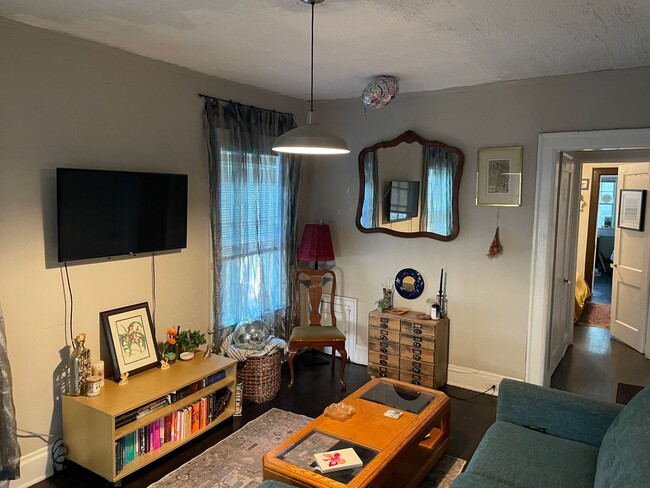 Building Photo - Charming 2 bed/1 bath in Poncey Highlands!