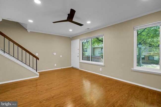Building Photo - 2665 Glengyle Dr
