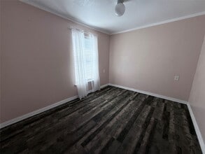 Building Photo - 13809 Hershe St