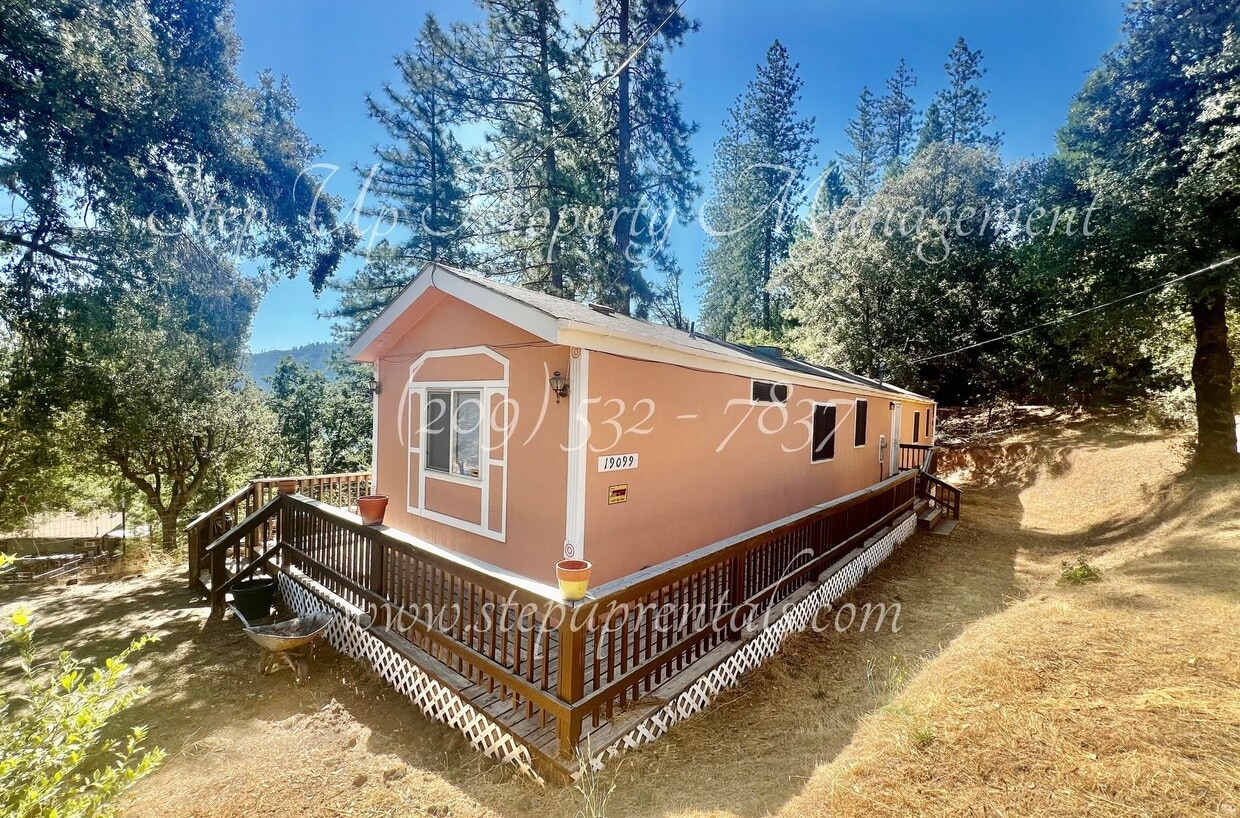 Primary Photo - Charming 2-Bedroom Home in Ponderosa Hills...
