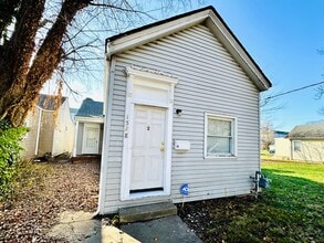 Building Photo - 1528 Wilson Ave