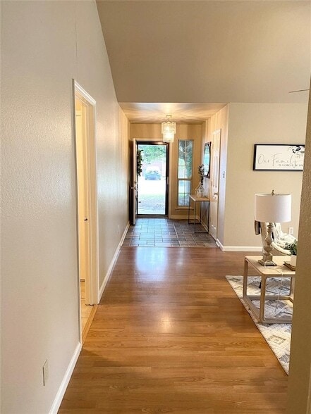 Building Photo - 1202 Stone Creek Dr