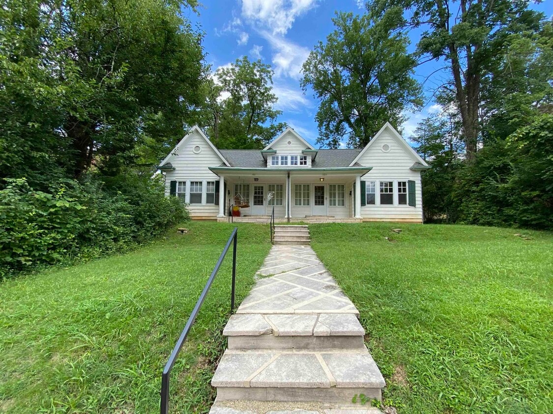Foto principal - 921 E Hunter Ave