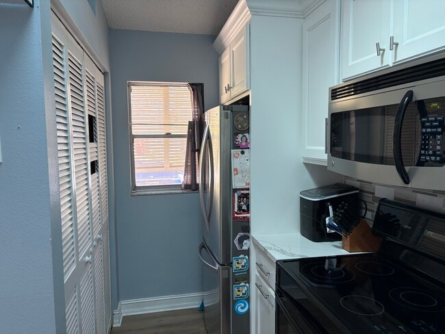 Building Photo - 746 N Jefferson Ave