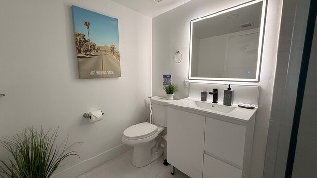 Foto del edificio - 7550 S Waterway Dr
