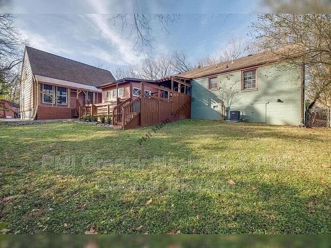 Building Photo - 1711 Golf St