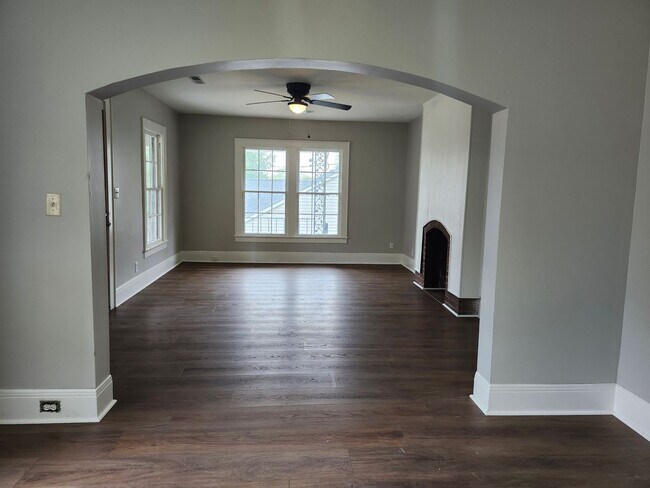 Foto del edificio - 3 bedroom 2 bath home in Belvoir Area in Brainerd/East Ridge, TN