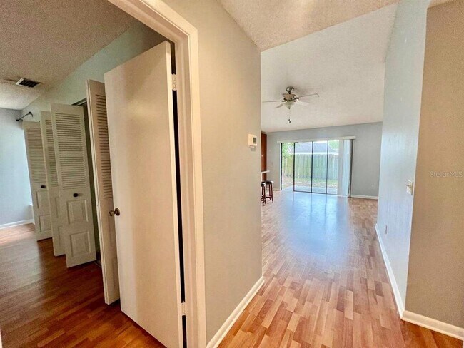 Building Photo - 11303 Waveland Way