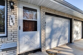 Building Photo - 1665-1665 Leone Ave E