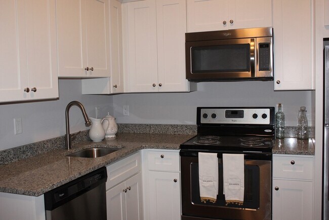 Foto del edificio - 10 Merrymount Rd