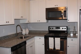 Building Photo - 10 Merrymount Rd