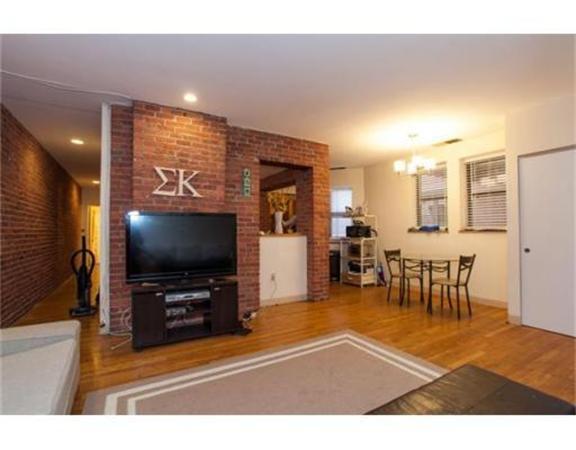 Primary Photo - 95 Gainsborough St