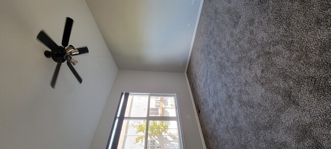 Building Photo - 859 Summit Creek Dr