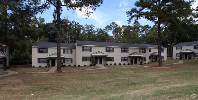 Bradsford Apartments - Bransford Townhomes