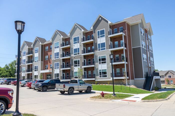 Foto principal - $1,295 | 1 Bedroom, 1 Bathroom | Pet Frien...