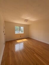 Building Photo - 2051 Burnside Ave