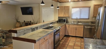 Building Photo - 14837 N El Sobrante Ave