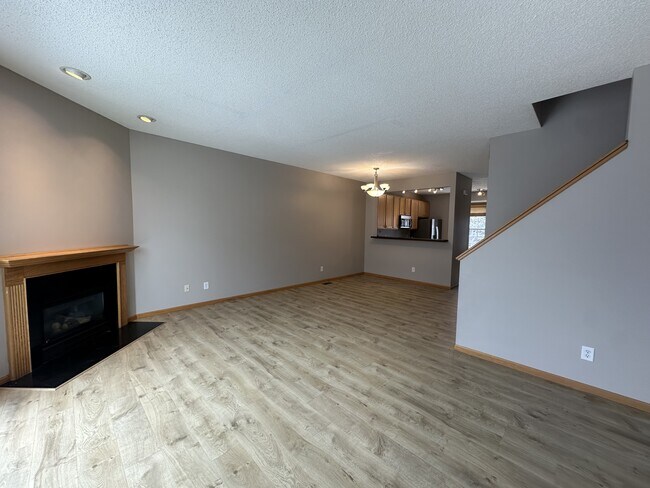 Foto del edificio - 405 Village Pkwy