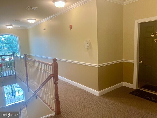 Foto del edificio - 435 Timberlake Dr