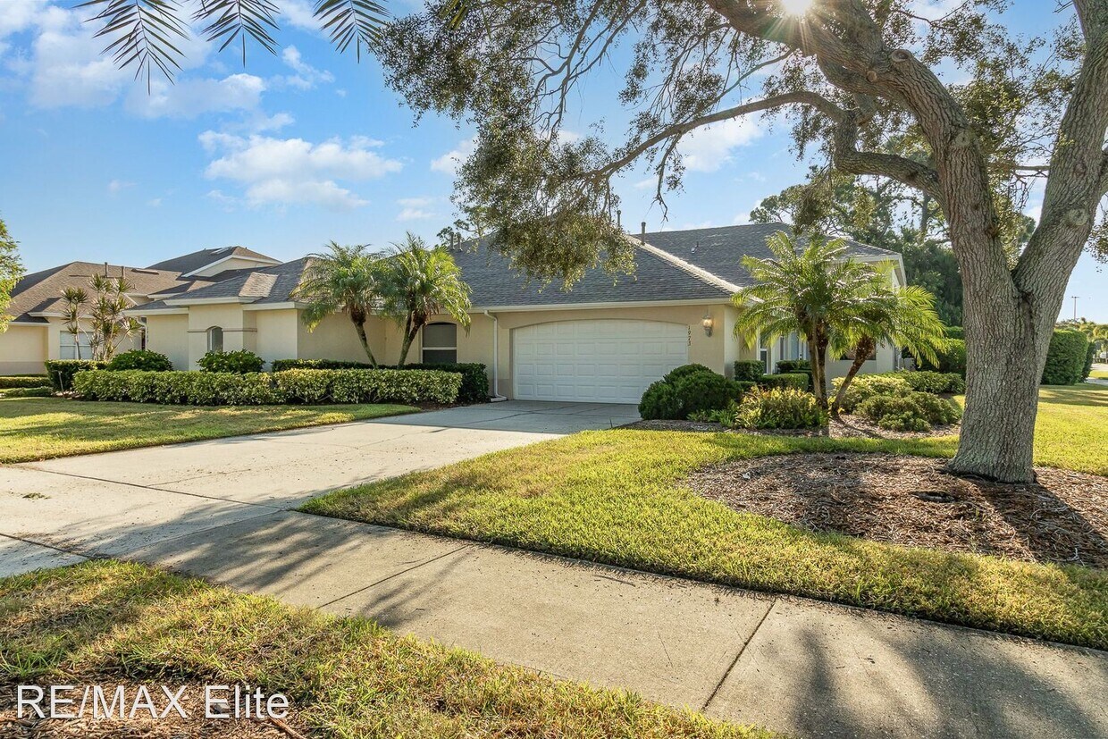 Foto principal - 3 br, 2 bath House - 1973 Golf Vista Blvd