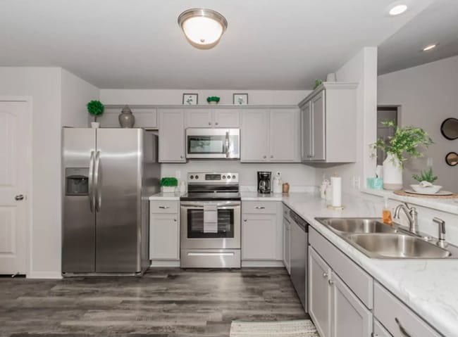 Building Photo - 5089 Woodstream Dr