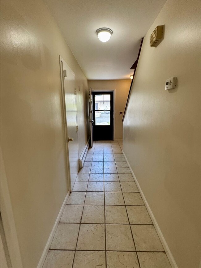 Building Photo - 6 Windsor Mews