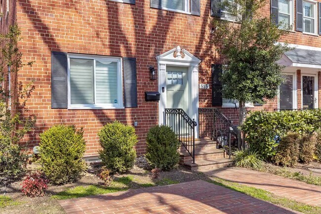 Photo - 815 Jefferson St (Alexandria, VA) Townhome