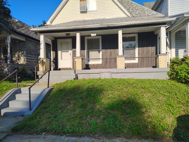 Building Photo - 639 Maryland Ave
