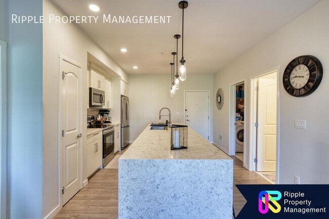 Photo du bâtiment - FANTASTIC 2 BEDS/ 2 BATH CONDO