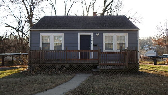 Building Photo - 3bedroom - 1 bath in Raytown