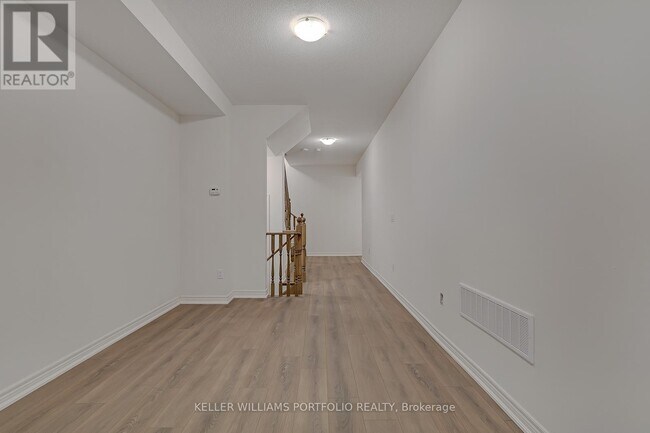 Building Photo - 481 Manhattan Common