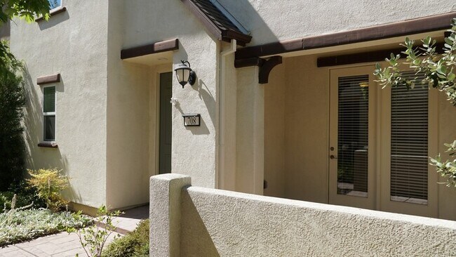 Foto del edificio - Beautiful 3 Bed, 2.5 Bath in Desirable Dia...