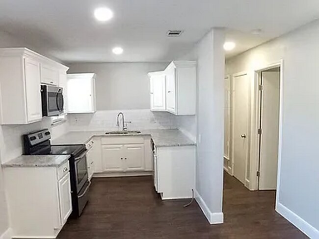 Foto del edificio - 220 S Shore Pl