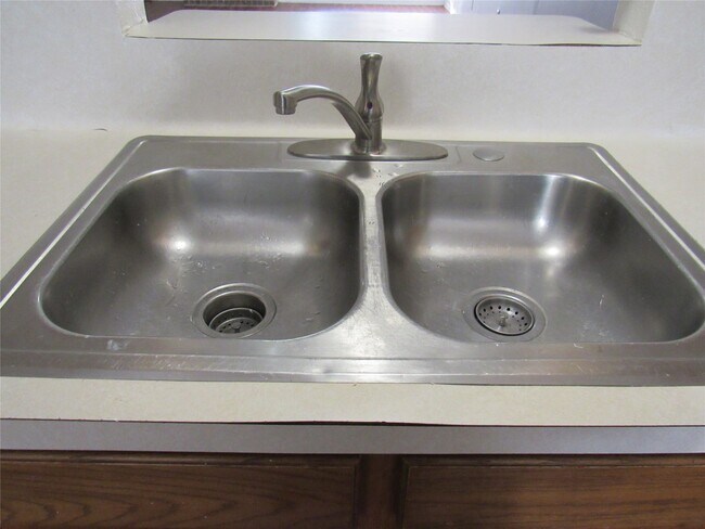 Foto del edificio - 15543 Weldon Dr