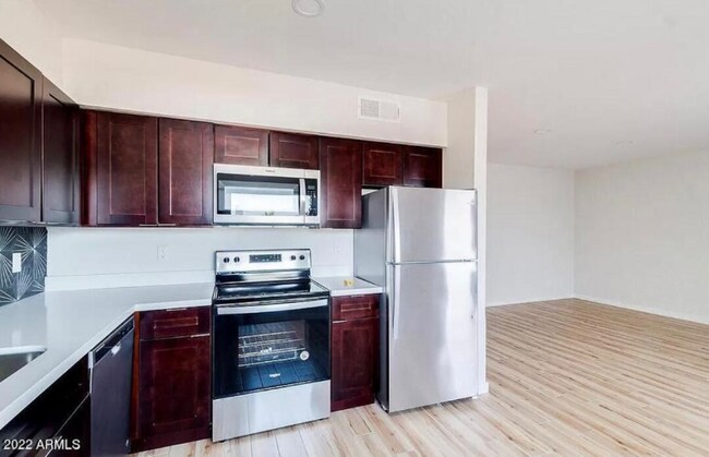 Foto del edificio - 813 E Marlette Ave