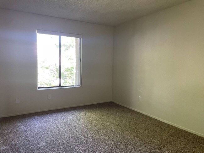 Foto del edificio - 125 Queens Ln