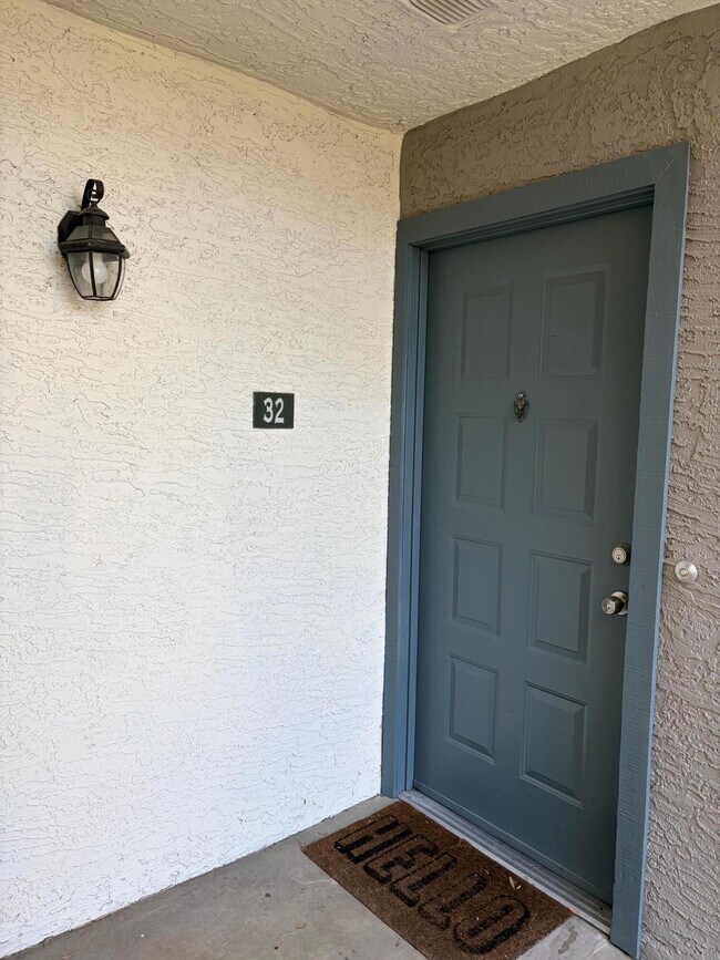 Foto del edificio - 43376 Cook St